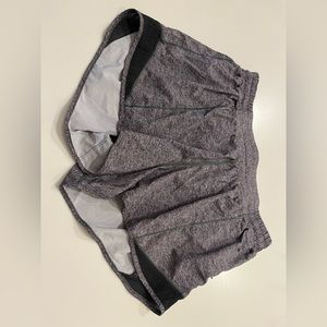 lululemon heathered grey hotty hot 4 inch size 12